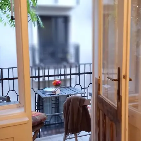 Lejlighed 3 Bedrooms Suite, 2 Bathrooms, Balcony At Opera Budapest